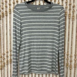 Banana Republic Super Soft Gray White Snap Button Sleeve Pullover Long Sleeve XS